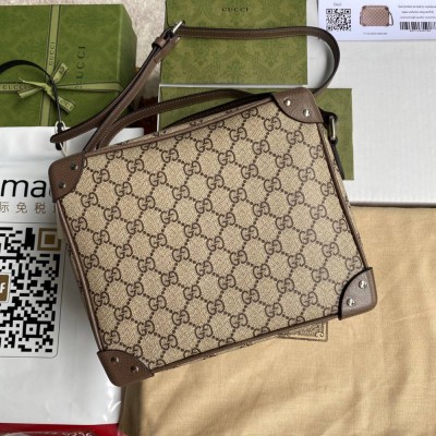 Gucci Trunks Messenger Bag In Beige GG Supreme Canvas