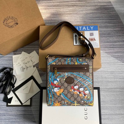 Gucci x Disney Donald Duck Messenger Bag in Beige Canvas