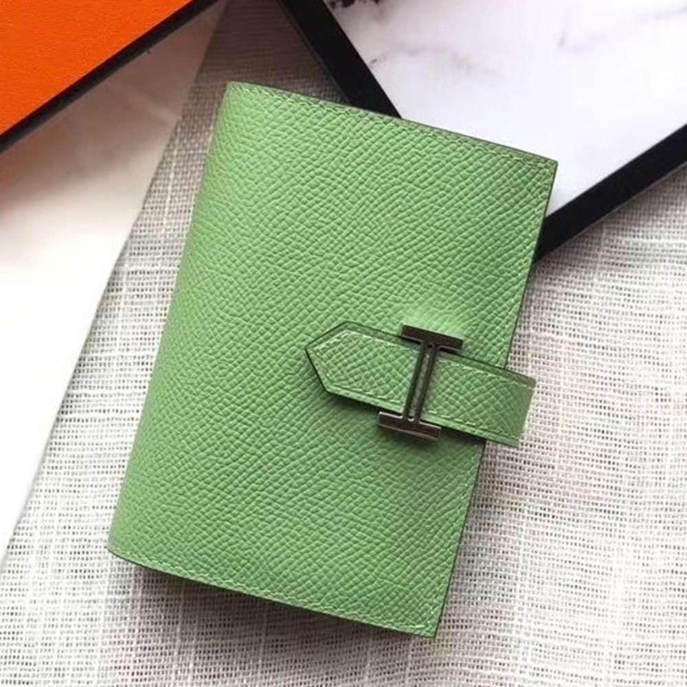 Hermes Bearn Mini Wallet In Vert Criquet Epsom Leather TDBS27695