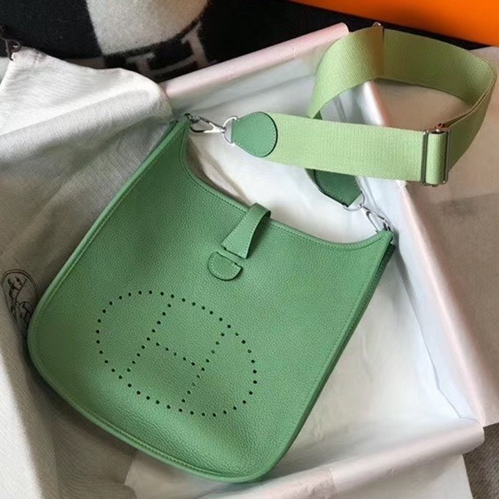 Hermes Evelyne III 29 Bag In Vert Criquet Clemence Leather TDBS26647