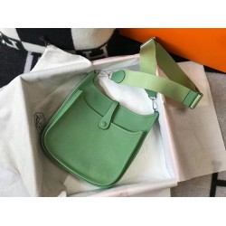 Hermes Evelyne III 29 Bag In Vert Criquet Clemence Leather TDBS26647