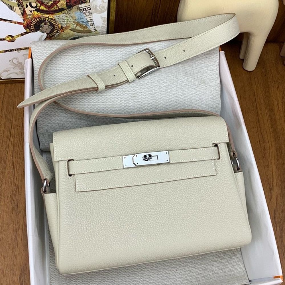 Hermes Kelly Messenger Bag in Craie Clemence Leather TDBS27482