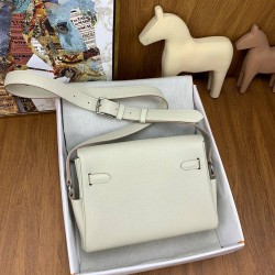 Hermes Kelly Messenger Bag in Craie Clemence Leather TDBS27482