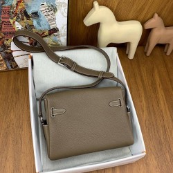 Hermes Kelly Messenger Bag in Taupe Clemence Leather TDBS27484