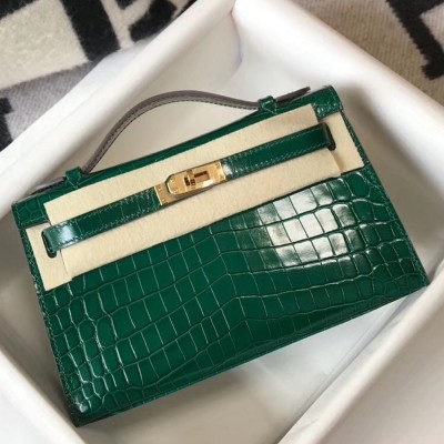 Hermes Kelly Pochette Bag In Green Embossed Crocodile Leather TDBS27068