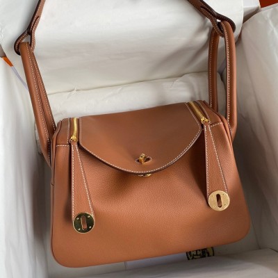 Hermes Lindy 26 Handmade Bag In Gold Evercolor Leather  TDBS27387