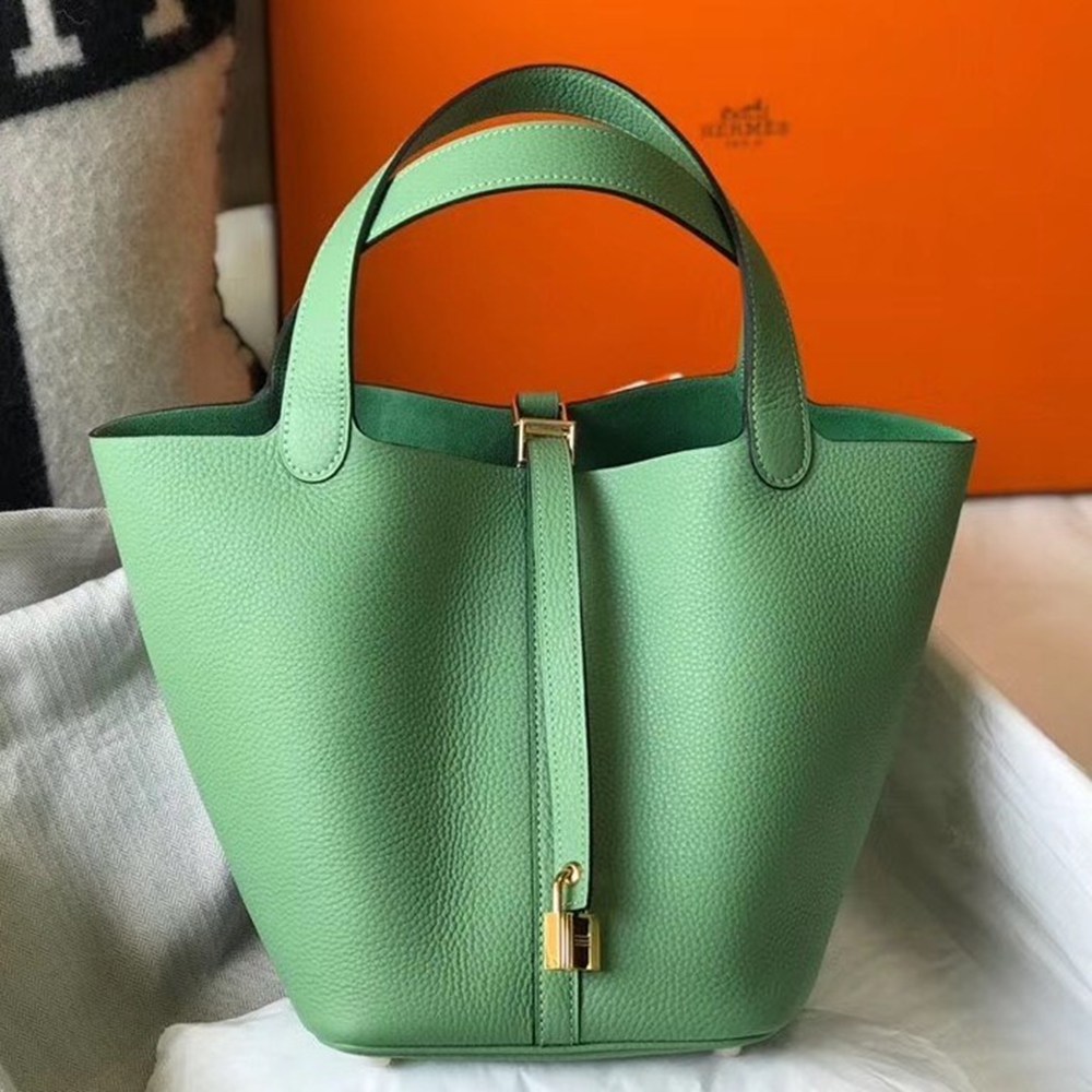 Hermes Picotin Lock 22 Bag In Vert Criquet Clemence Leather TDBS27552