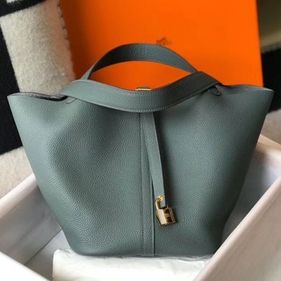 Hermes Vert Amande Picotin Lock MM 22cm Handmade Bag TDBS27571