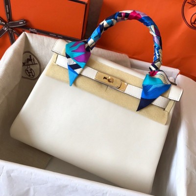 Hermes Kelly Retourne 28 Handmade Bag In Craie Swift Calfskin