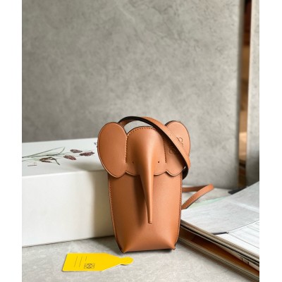 Loewe Elephant Pocket in Brown Calfskin TDBS27836