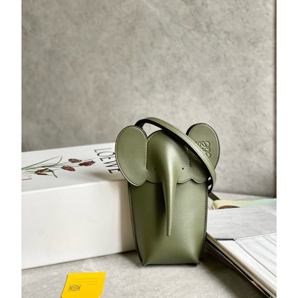 Loewe Elephant Pocket in Green Calfskin TDBS27837