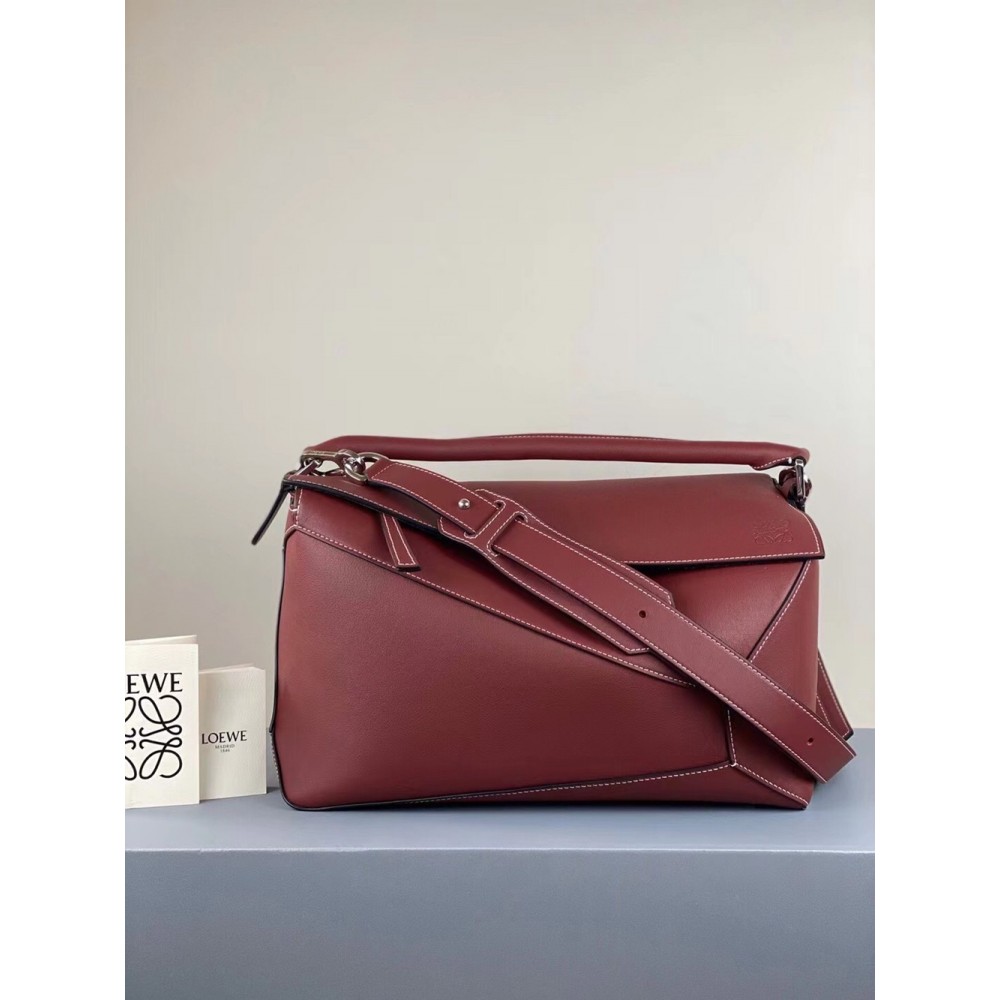 Loewe Large Puzzle Bag In Bordeaux Calfskin TDBS27937