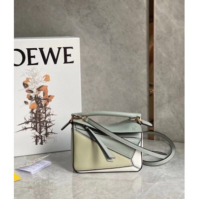 Loewe Puzzle Mini Bag In Grey/Cream/White Calfskin TDBS27966