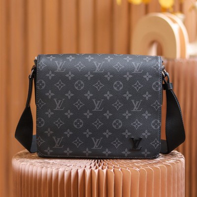 Louis Vuitton District M44000