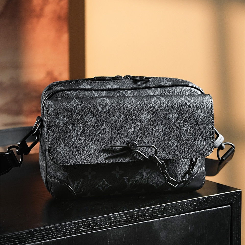 Louis Vuitton Steamer Messenger M46795