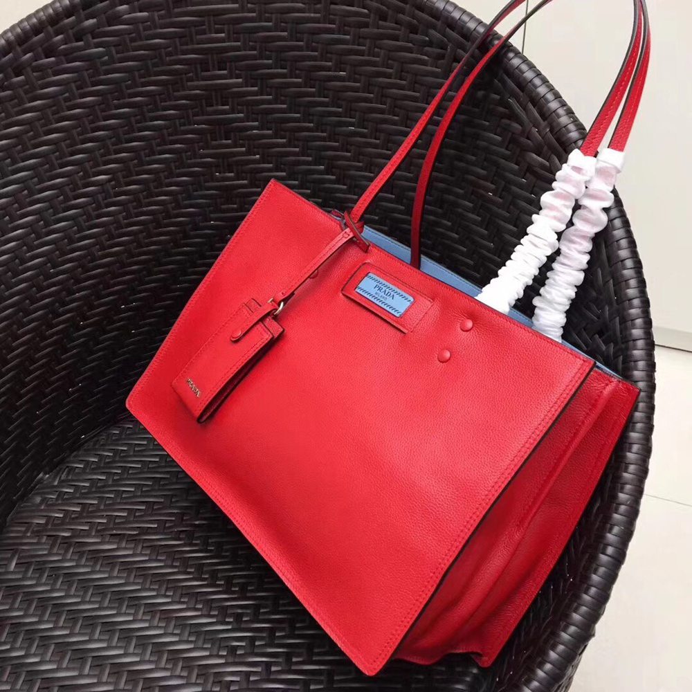 Prada Etiquette Tote Bag In Red Calf Leather TDBS28415