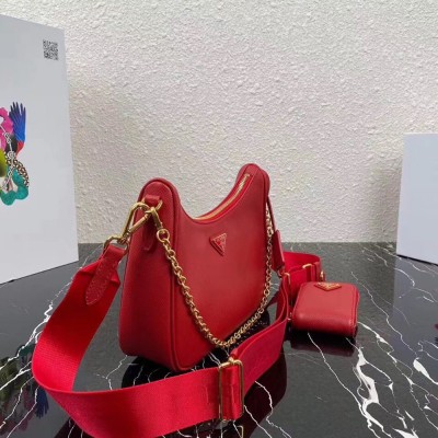 Prada Re-Edition 2005 Shoulder Bag In Red Saffiano Leather TDBS28276