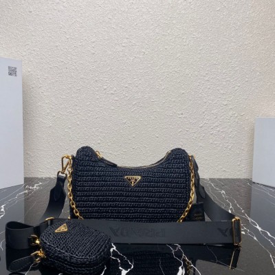 Prada Re-Edition 2005 Shoulder Bag In Black Raffia