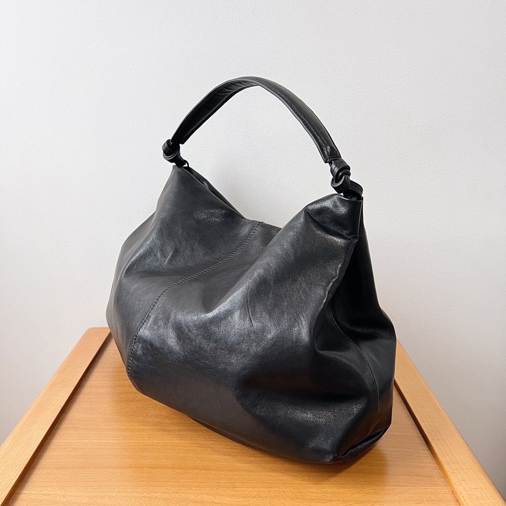 The Row Samia Shoulder Bag in Black Leather TDBS28900