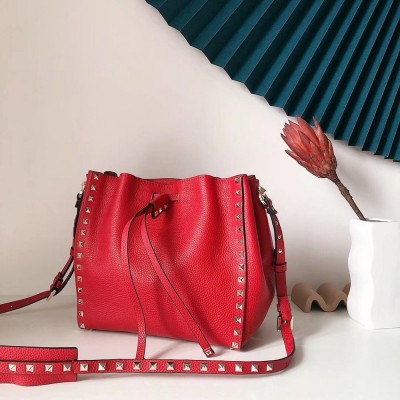 Valentino Small Rockstud Bucket Bag In Red Grained Calfskin TDBS28944